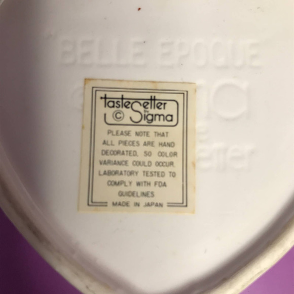 Vintage Ceramic Heart Trinket Box Raised Cameo Handcrafted Belle Epogue Japan - Picture 7 of 11